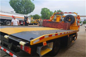 石狮附近拖车电话号码服务