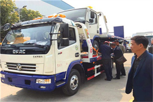 石狮汽车道路救援拖车价格